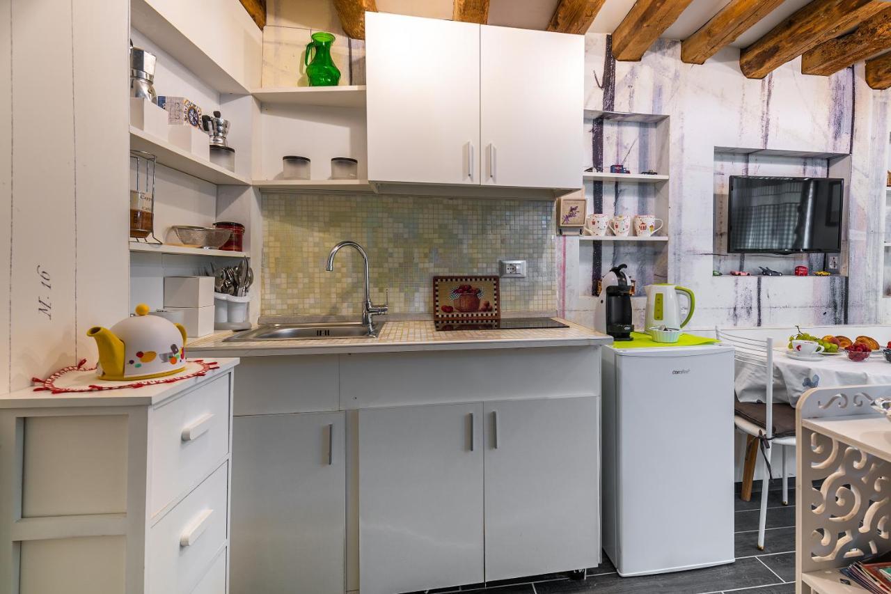 Ln Luxe Apartment Venice Canal View 외부 사진
