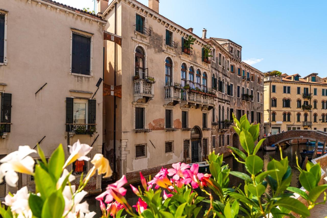 Ln Luxe Apartment Venice Canal View 외부 사진